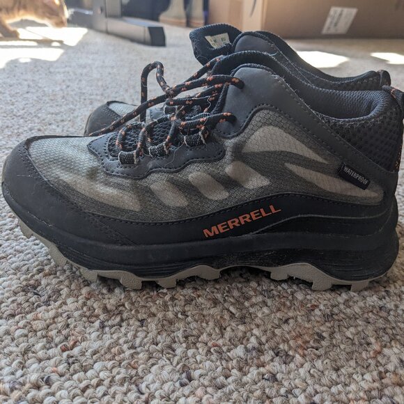 Boys hiking boots - Picture 1 of 5